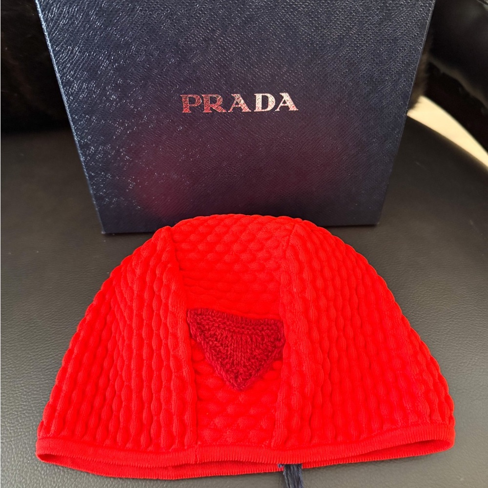 NWT Prada Logo Runway FW24 Stretch Nylon Beanie with Ribbed Design in Rosso Red - Picture 8 of 14